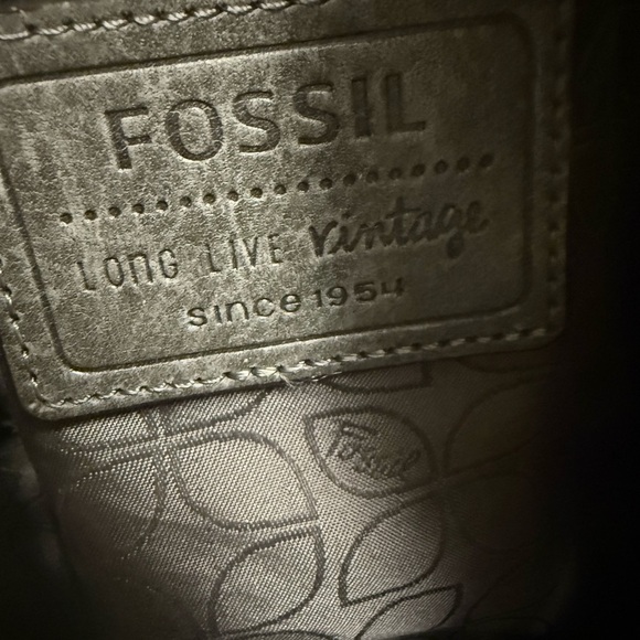 Fossil mint near new condition large Gray Leather Shoulder Bag/crossbody KEY - Picture 16 of 16